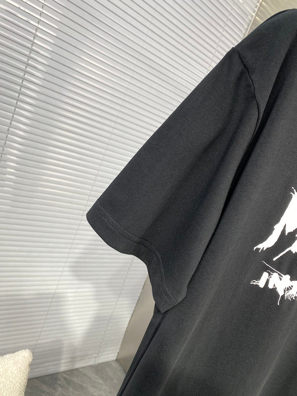 Full styled look of Louis Vuitton cotton t-shirt with streetwear-inspired cut