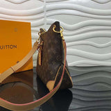 Close-up detail of everyday-luxe modern women's handbag – women's luxury handbag