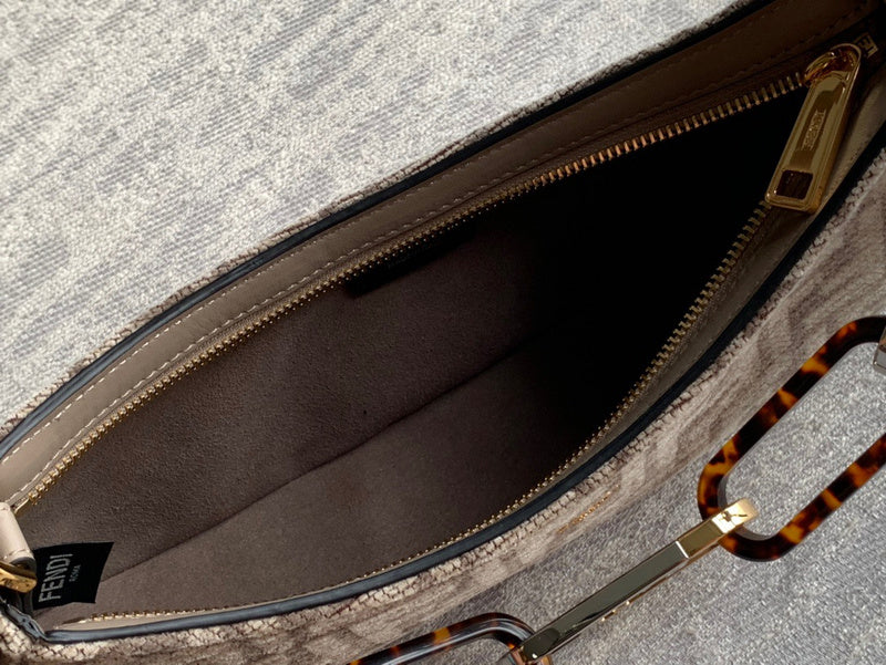 Ziva's Charm handbag – product shot (32cm*11cm*5cm)