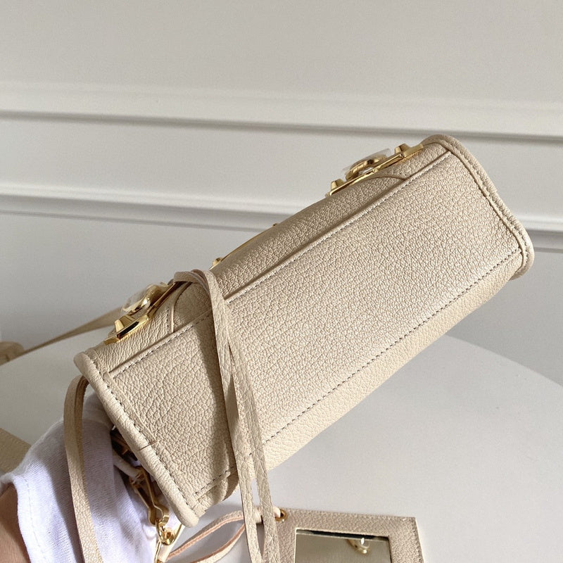 Zivas Charm Sleek Silhouette Statement Handbag (Refined Practical Design) – Interior View
