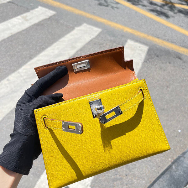 Close-up detail of balanced bag design