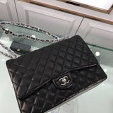 Zivas Charm Contemporary Flair Luxury Handbag (Polished Everyday Piece) – Close-Up Detail