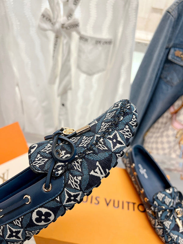 Louis Vuitton shoes Style 320 - full pair display
