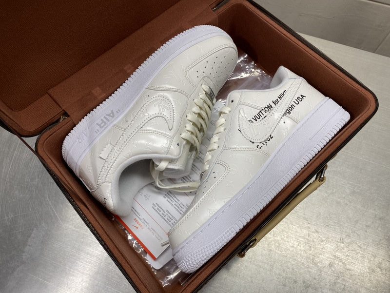 Nike clean off-white luxury sneakers view 6 chunky sole construction