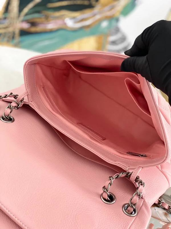 Zivas Charm Modern Minimalist Look Fashion Handbag (Everyday Luxury Essential) – Close-Up Detail