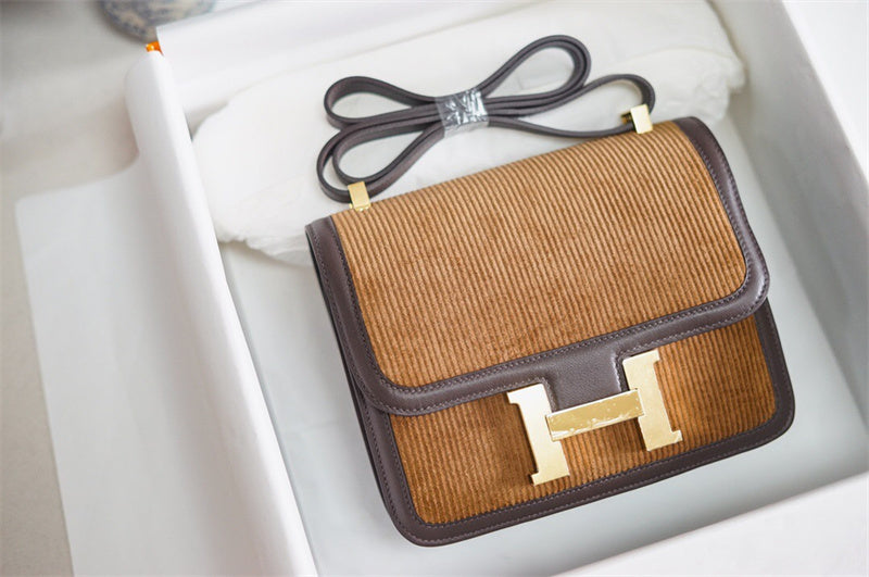  Sophisticated shopper bag front view 13