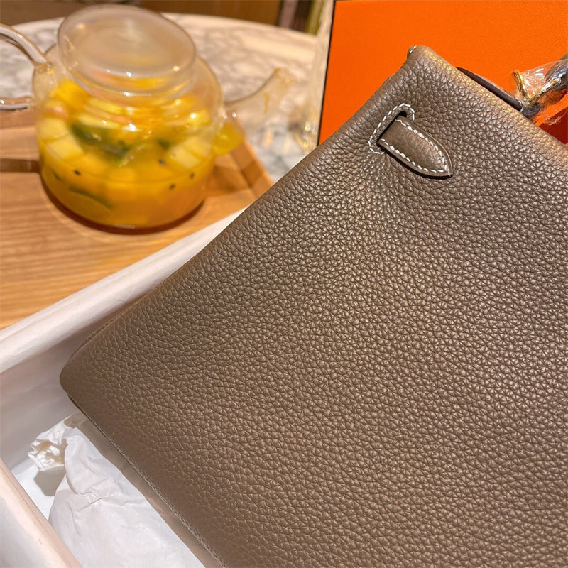  Chic tote bag front view 19