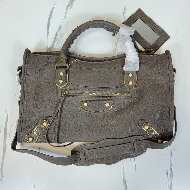 Zivas Charm Timeless Appeal Fashion Handbag (Refined Modern Silhouette) – Front View