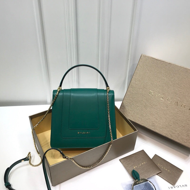 Structured Vegan Leather Handbag - Versatile Everyday Design | Women's Luxury Handbag #1763 - texture close-up (image 9) of designer-inspired handbag