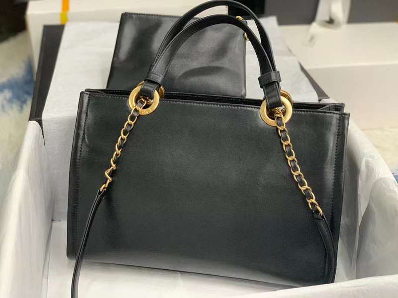 Zivas Charm Effortless Elegance Luxury Handbag (Everyday Luxury Essential) – Styled Look