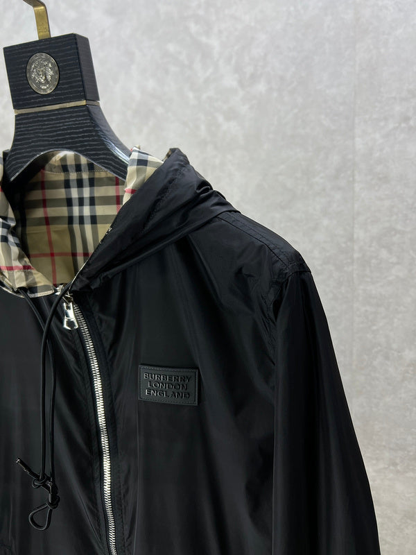 Full silhouette view of Burberry luxury piece style No.360