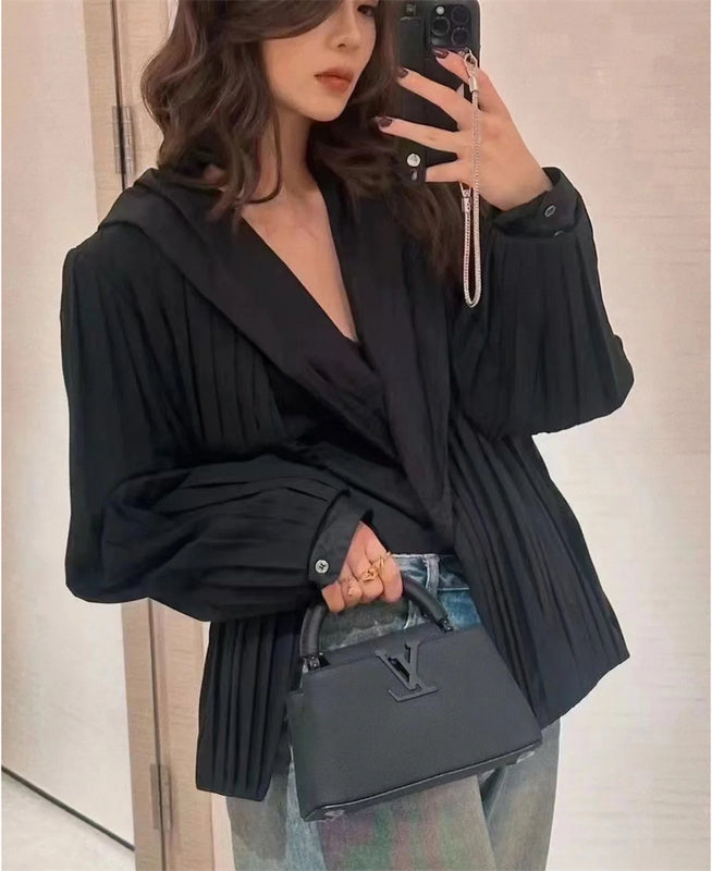  streamlined shoulder bag styled with outfit 12
