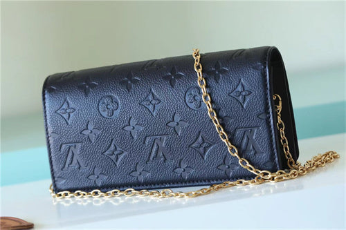  crossbody bag interior and compartment view