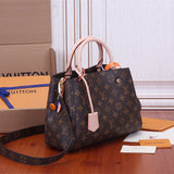  shopper bag close-up of hardware and finish