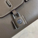  Classic shopper bag front view 7
