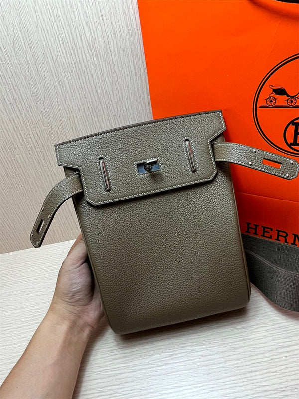  tote bag interior and compartment view