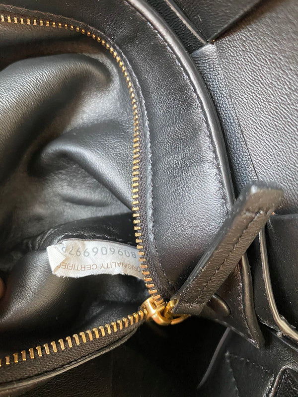 Chic Faux Leather Handbag - Chic Everyday Appeal | Women's Luxury Handbag #1636 - hardware and detail close-up (image 5) of designer-inspired handbag