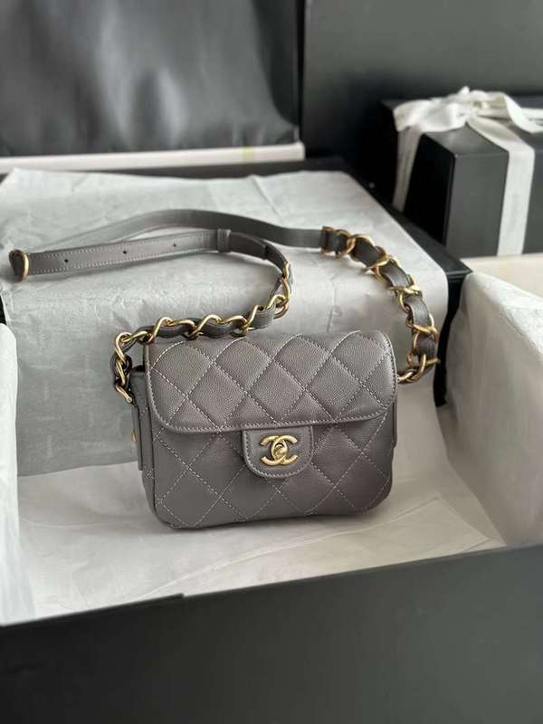 Zivas Charm Refined Structure Everyday Handbag (Designer-Inspired Craftsmanship) – Close-Up Detail