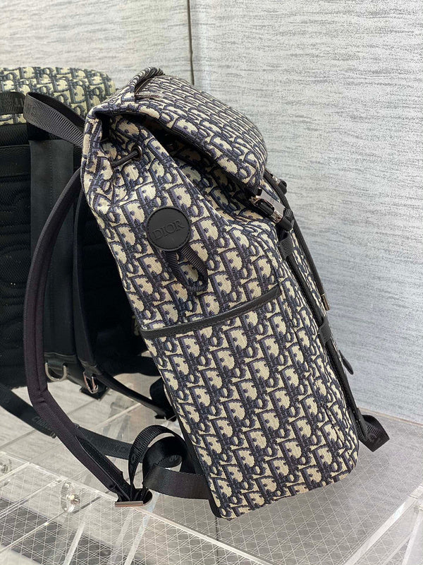 Styled lifestyle shot of elevated classic women's handbag – women's premium purse