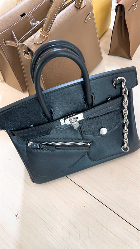  everyday bag interior and compartment view