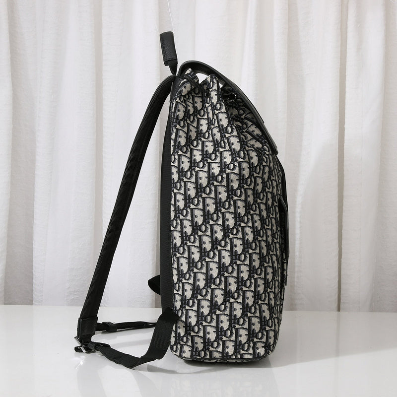 Interior view of premium everyday-luxe women's handbag – women's luxury accessory