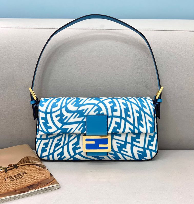 Ziva's Charm handbag – product shot (27cm*4cm*13cm)