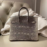  Effortless tote bag front view 7