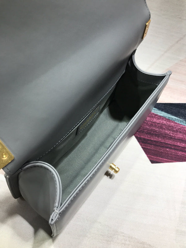  mid purse view 4