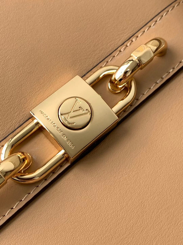 Styled lifestyle shot of statement everyday-luxe women's handbag – women's premium purse