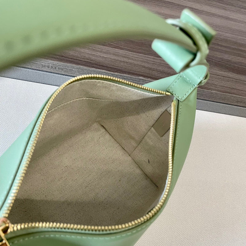 Ziva's Charm handbag – product shot (21cm*17cm*12.5cm)