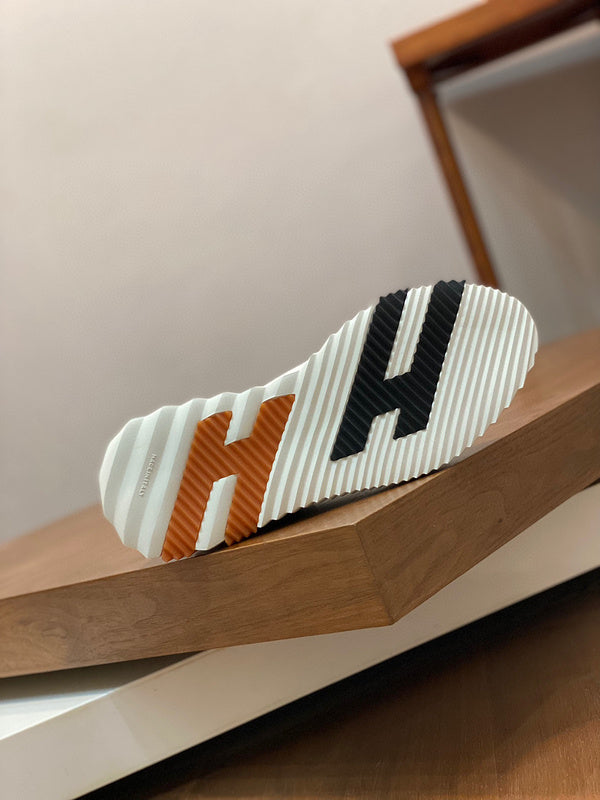 Hermes sandals Style 099 - logo and branding close-up