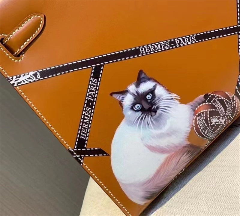 Side view of balanced structured handbag