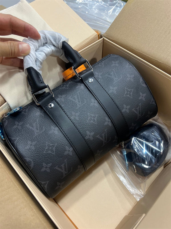  top-handle bag interior and compartment view