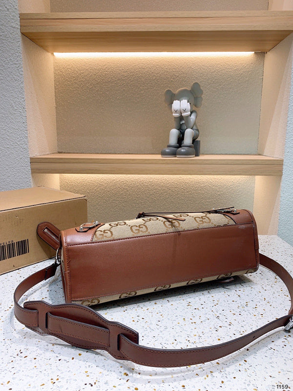 Ziva's Charm handbag – back view (one versatile size)