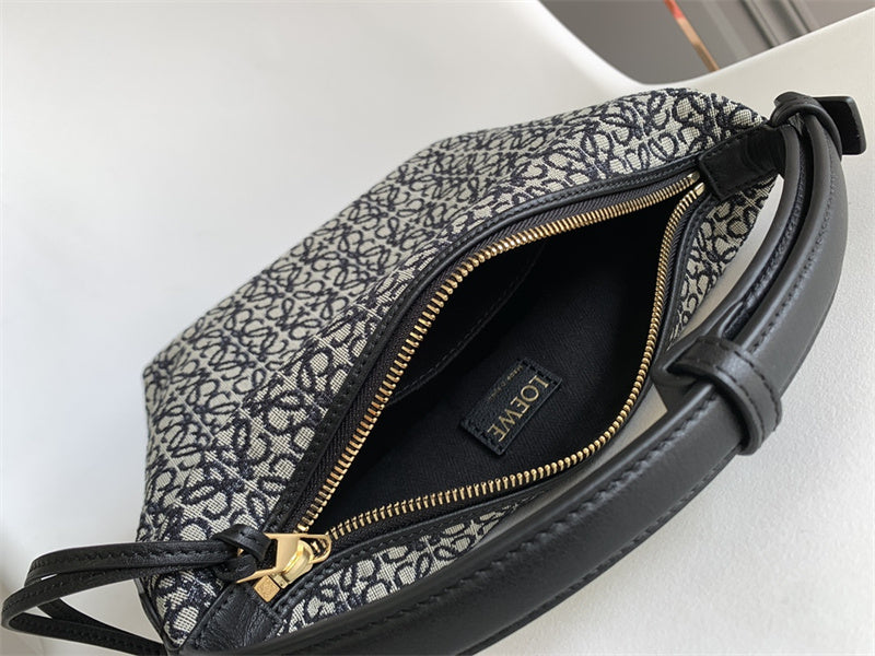 Ziva's Charm handbag – lifestyle view (21cm*17cm*12.5cm)