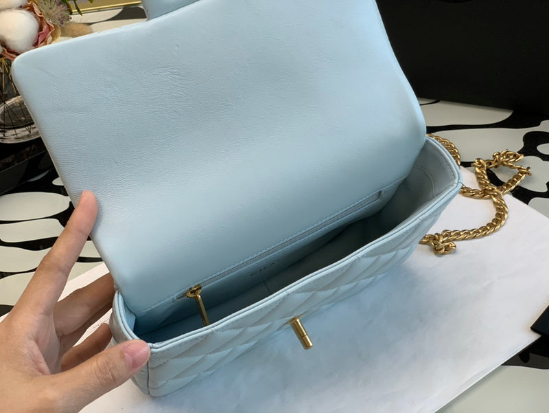  women's handbag, versatile design, view 3