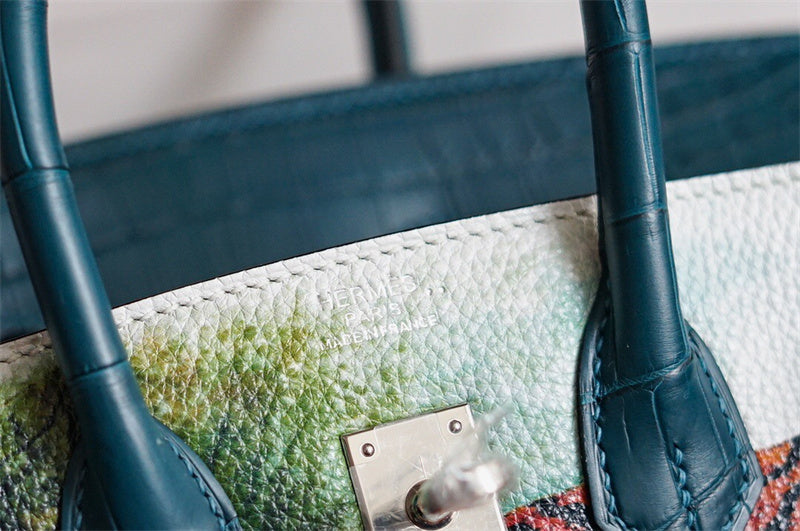  Everyday top-handle bag carried on shoulder 22