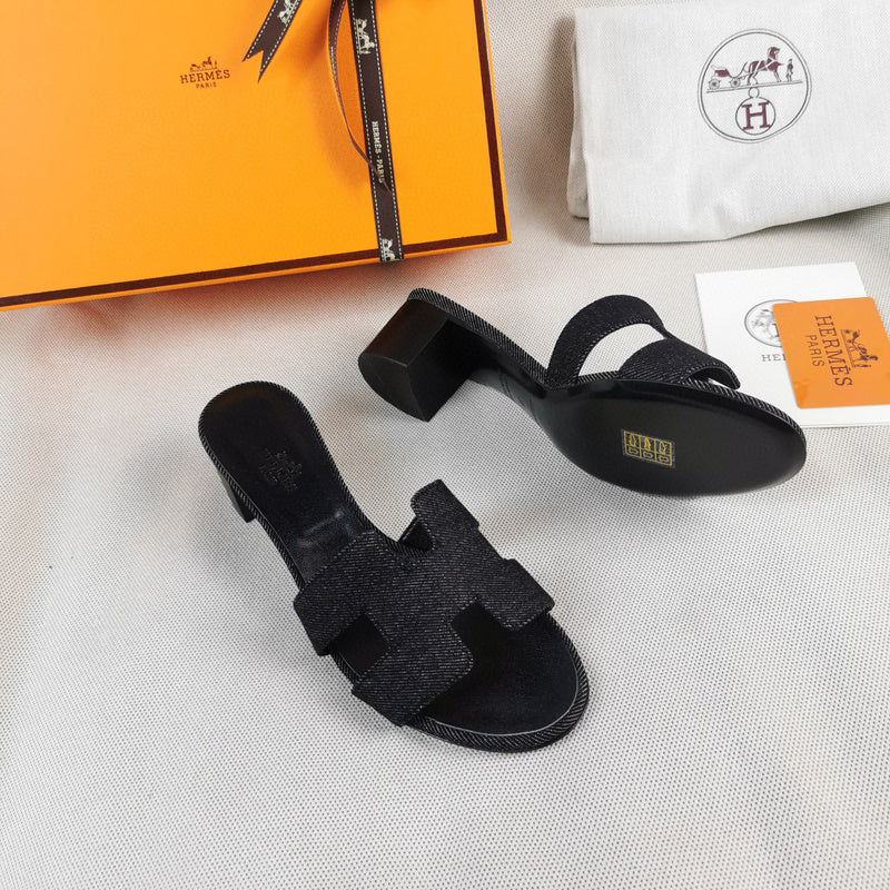 Hermes sandals Style 021 - logo and branding close-up