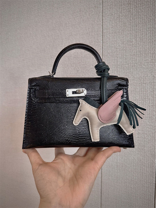  carryall bag close-up of hardware and finish