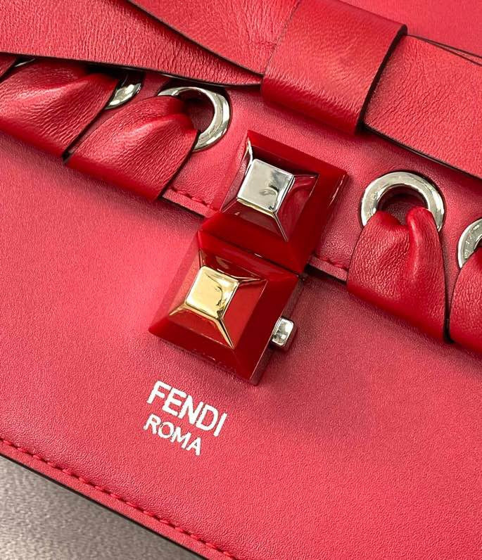 Ziva's Charm handbag – product shot (25cm*10cm*18cm)