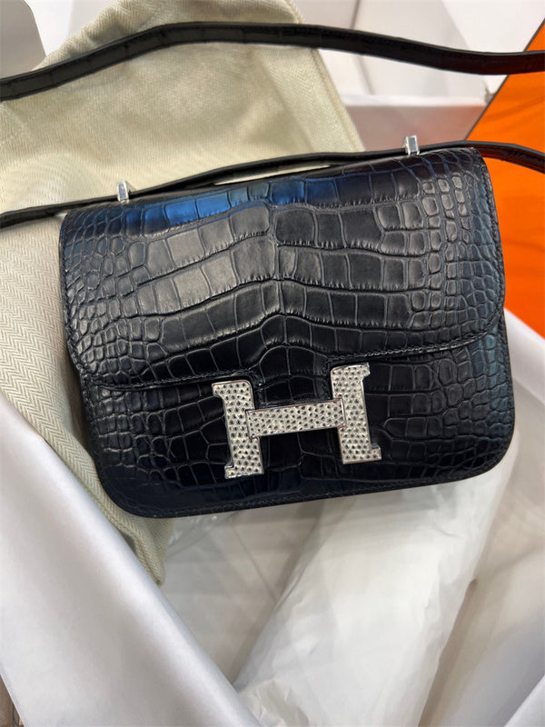 Curated satchel front view