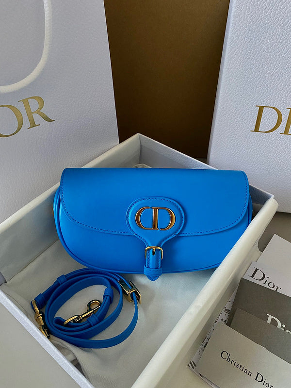 Side profile of statement sleek women's handbag – women's designer-style accessory