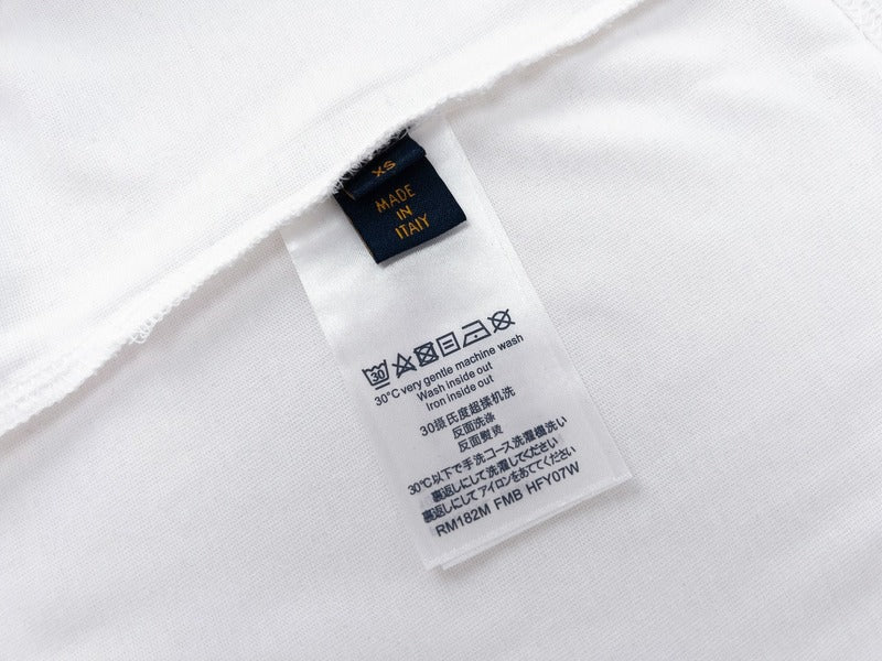 Side profile of Louis Vuitton cotton t-shirt with logo-detail design