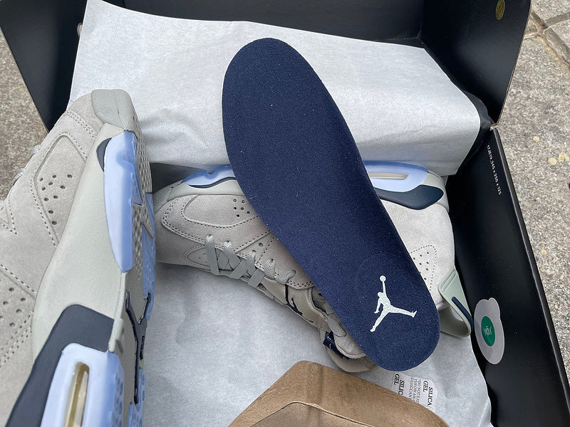 Nike Men's & Women's Premium Athletic Sneakers — Style 259 hardware detail