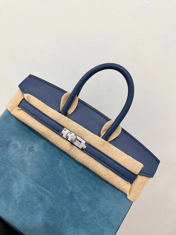 Interior view of classic premium bag