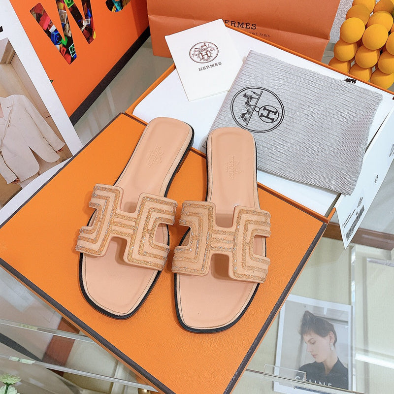Hermes shoes Style 328 - packaging and accessories (alternate angle)