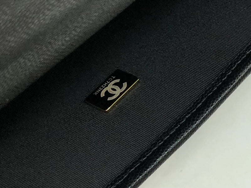  spacious purse view 10
