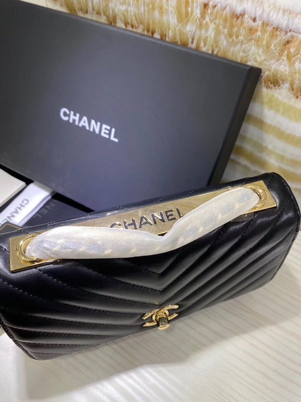 Zivas Charm Effortless Elegance Fashion Handbag (Everyday Luxury Essential) – Angled View