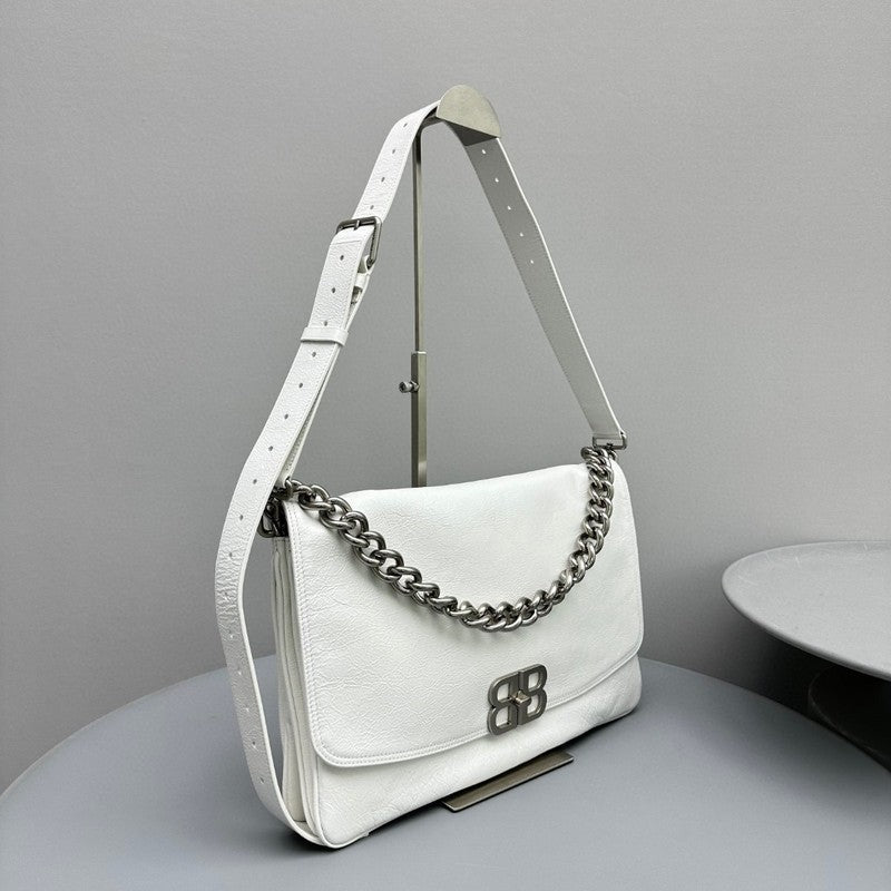 Zivas Charm Streamlined Design Fashion Handbag (Timeless Wardrobe Addition) – Lifestyle Shot