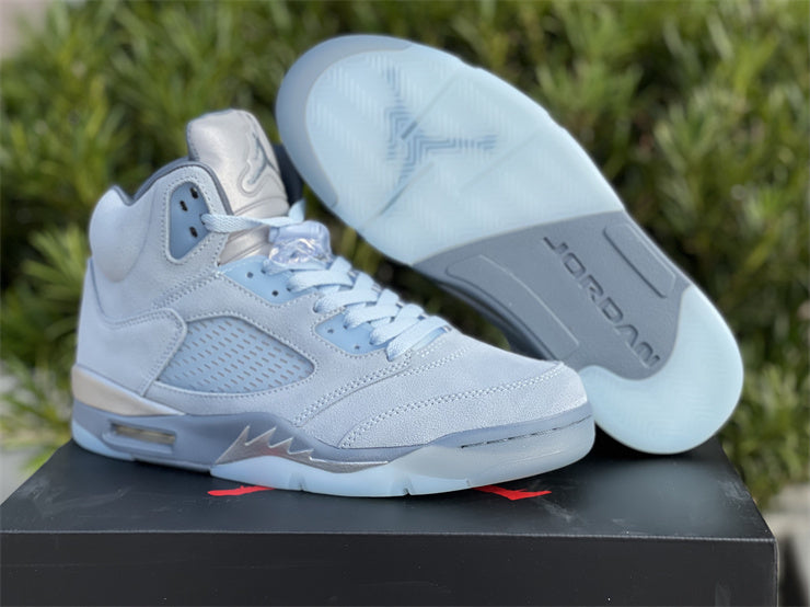 Nike Men's & Women's Iconic Street Trainers — Style 251 front view
